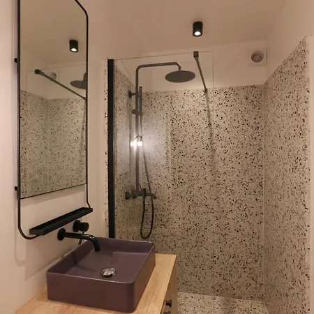 Nice 49M For 2 In The Heart Of Paris! *